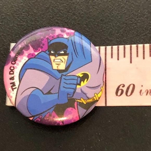 TM & DC Comics Batman Pin/Magnet - Picture 6 of 12